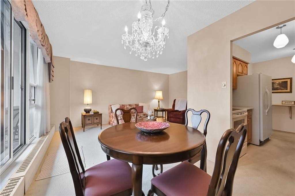 1964 Main St W, #503
