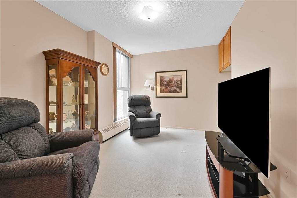 1964 Main St W, #503