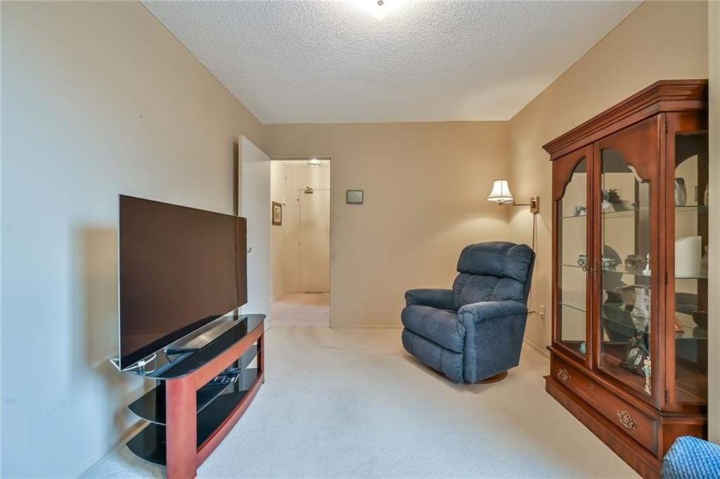 1964 Main St W, #503