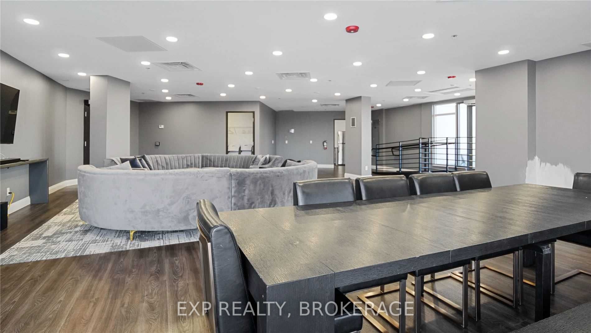 7711 Green Vista Gate, #402