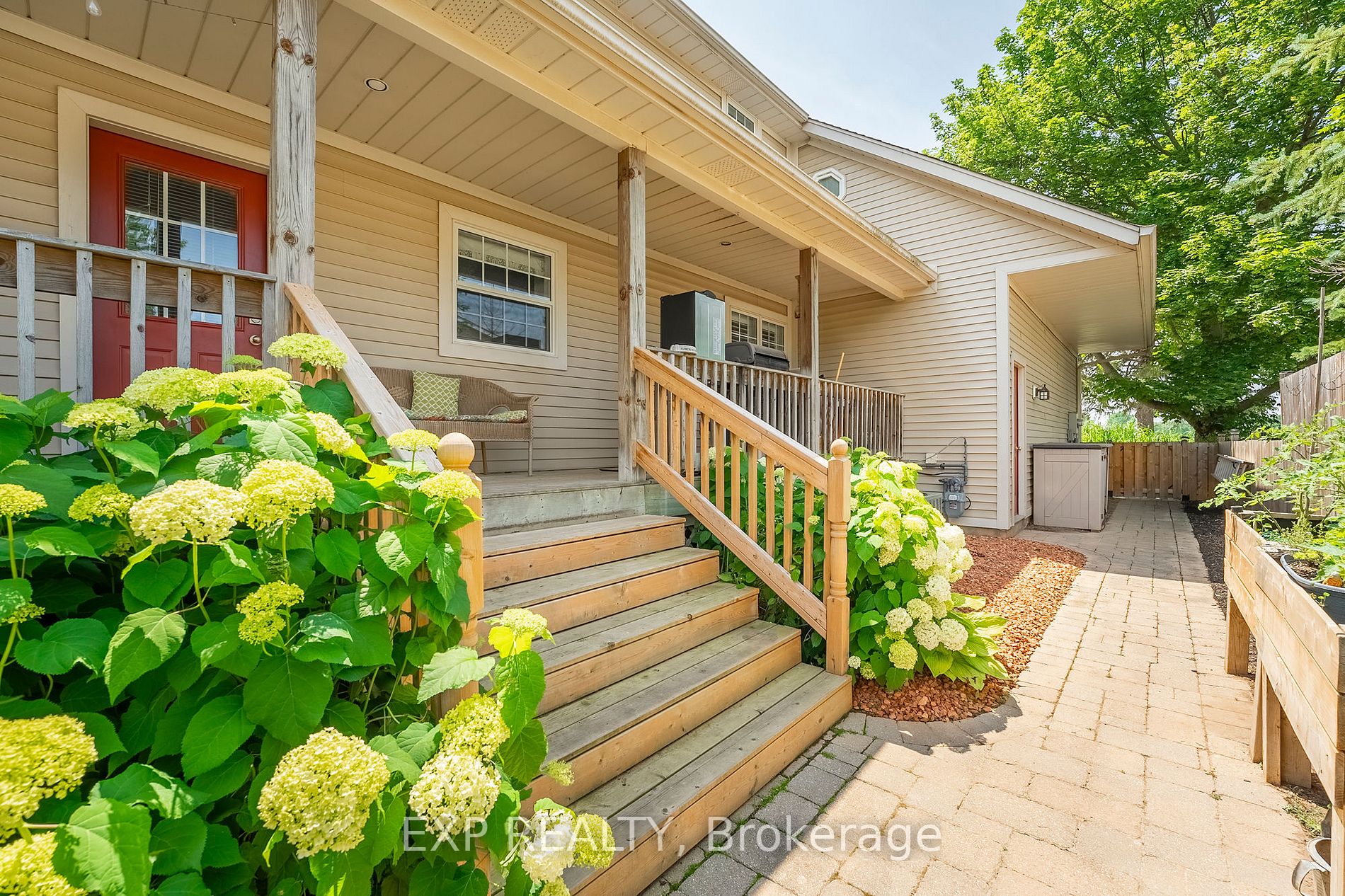 211 Niagara St