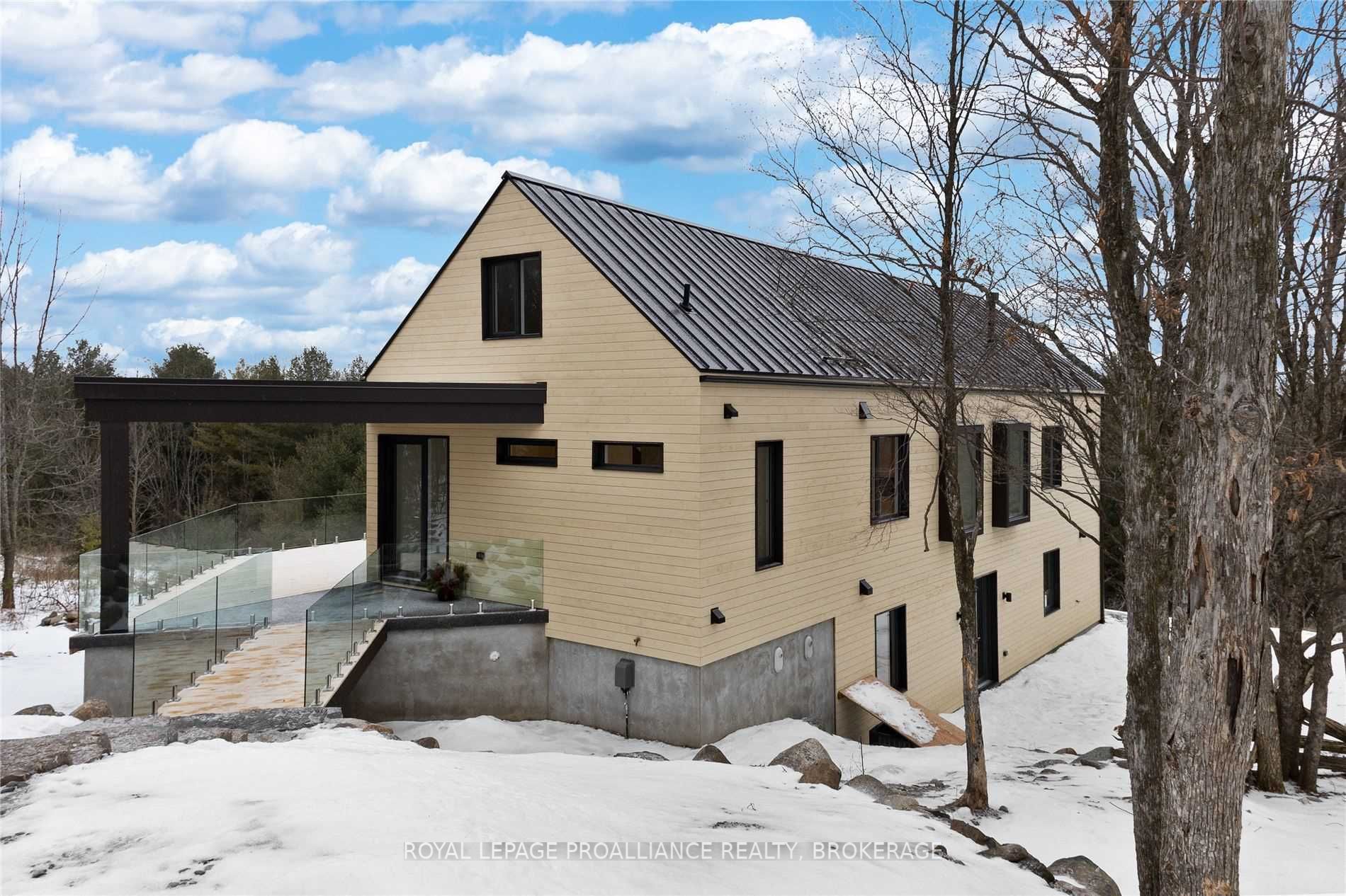 22 Summer Lane