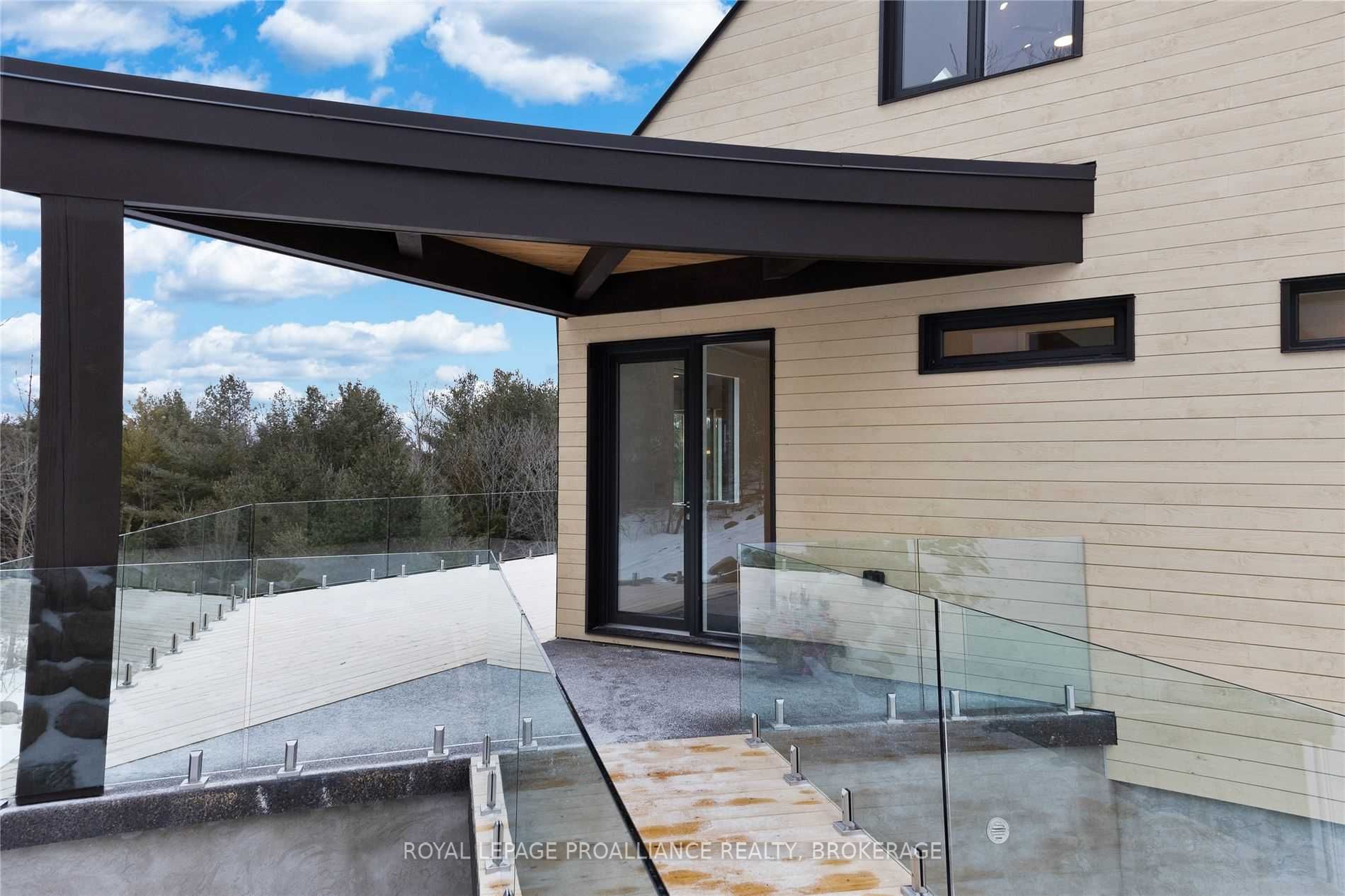 22 Summer Lane