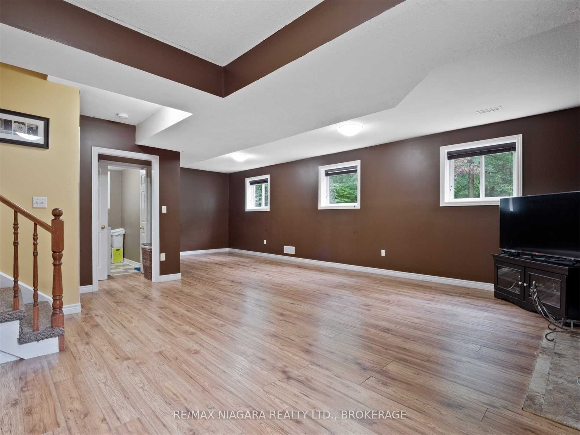 92 Thorold Ave