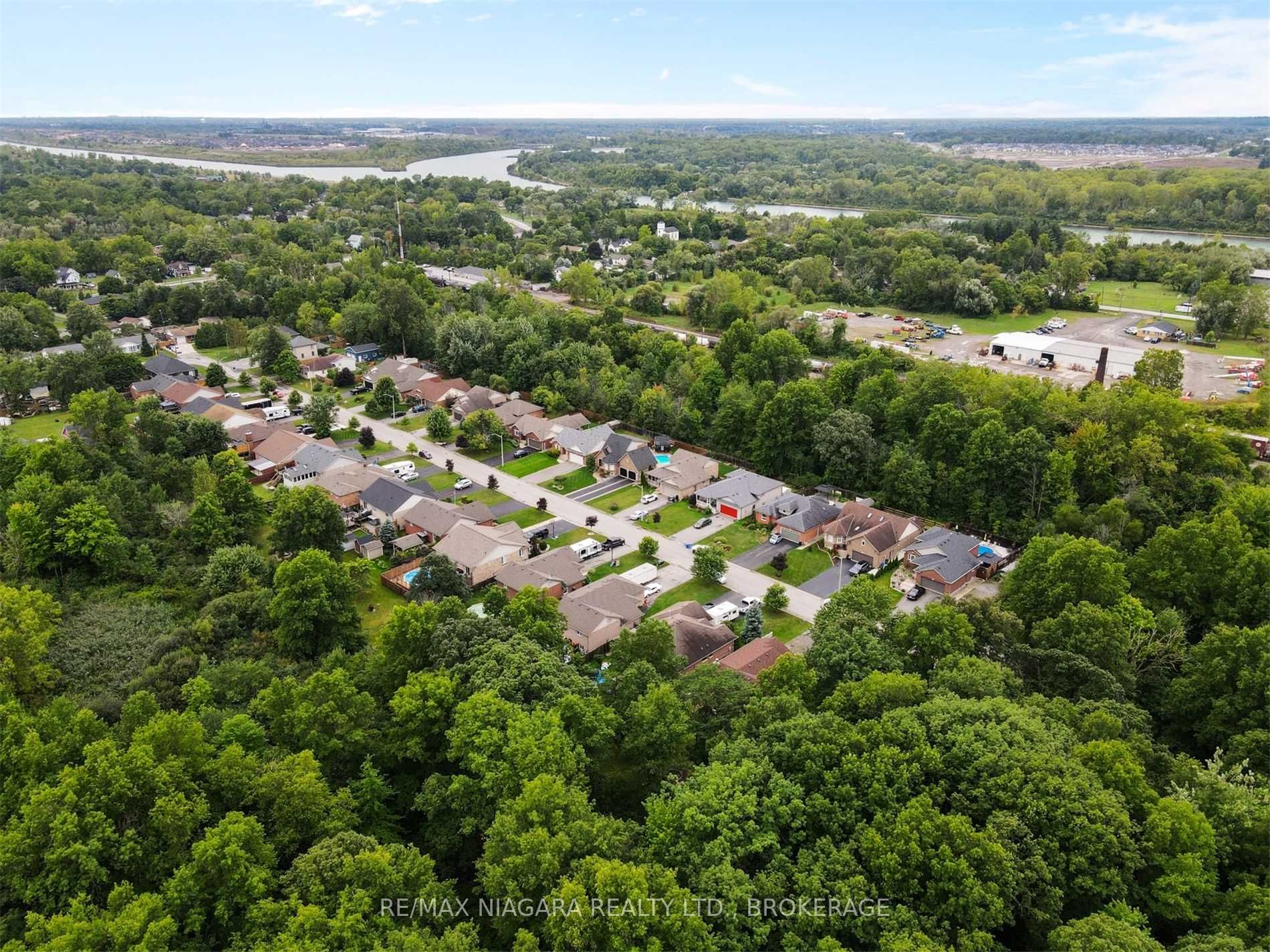 92 Thorold Ave