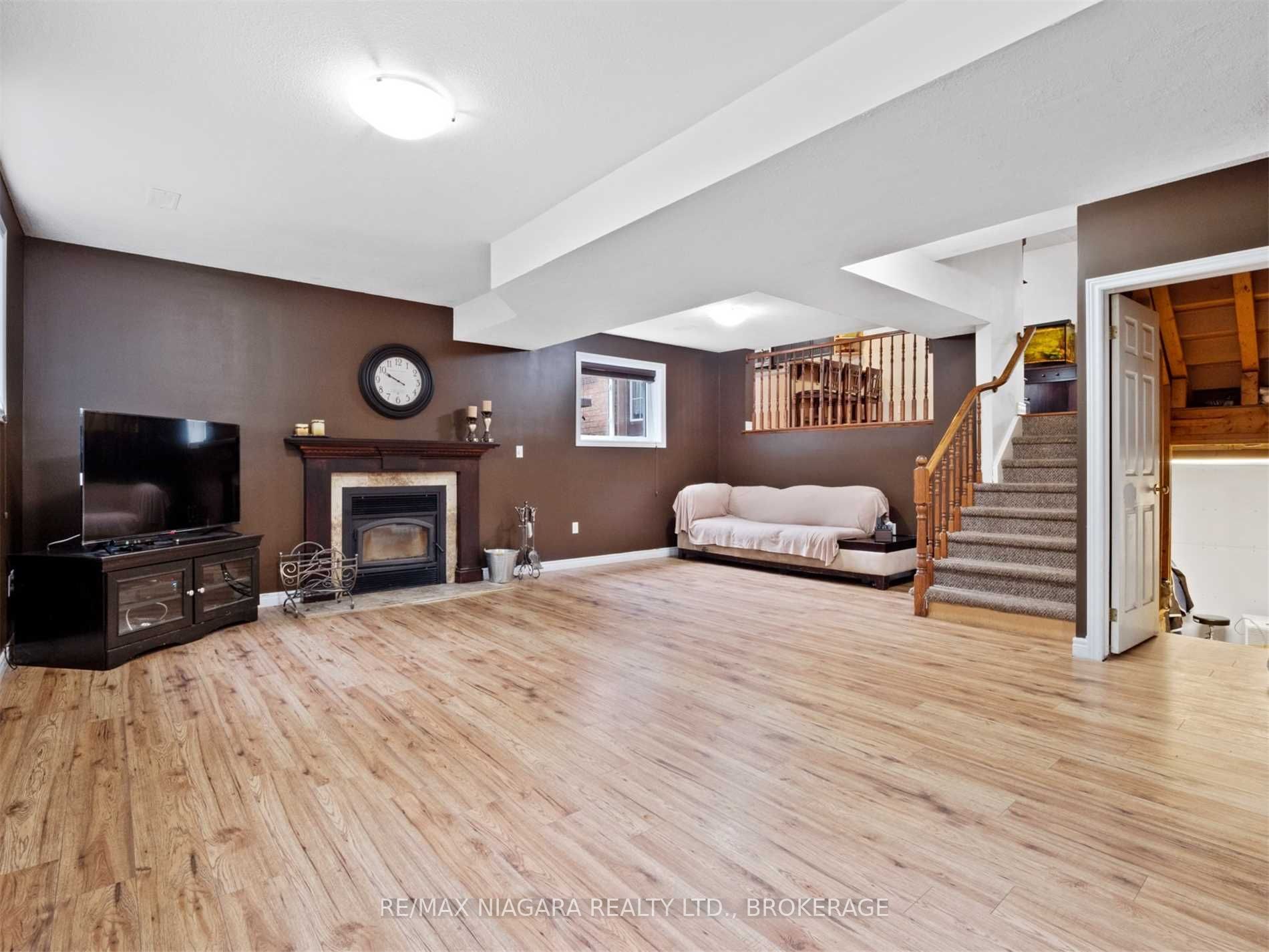 92 Thorold Ave