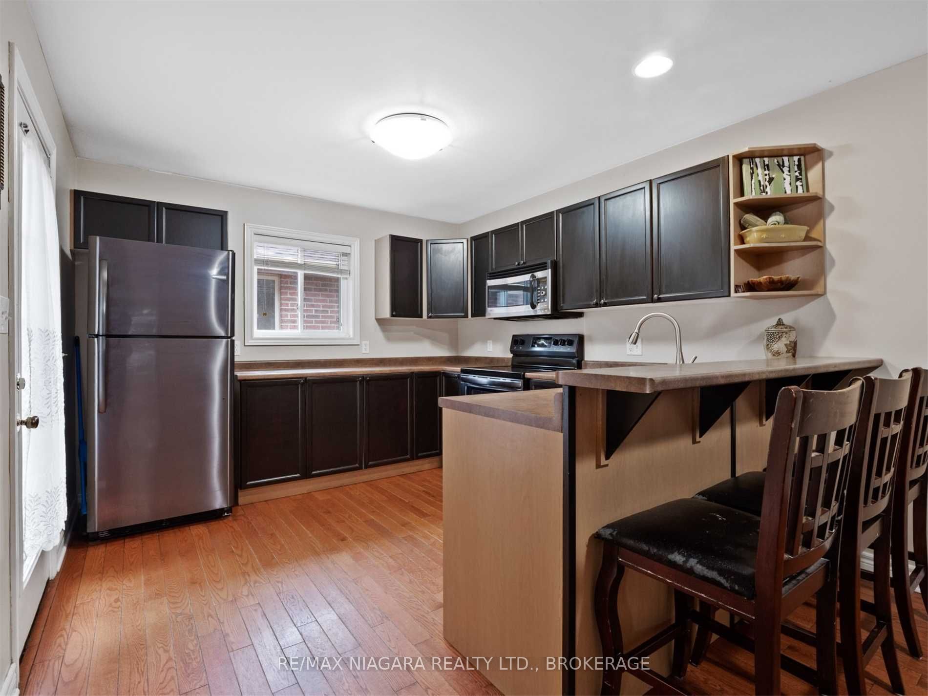 92 Thorold Ave