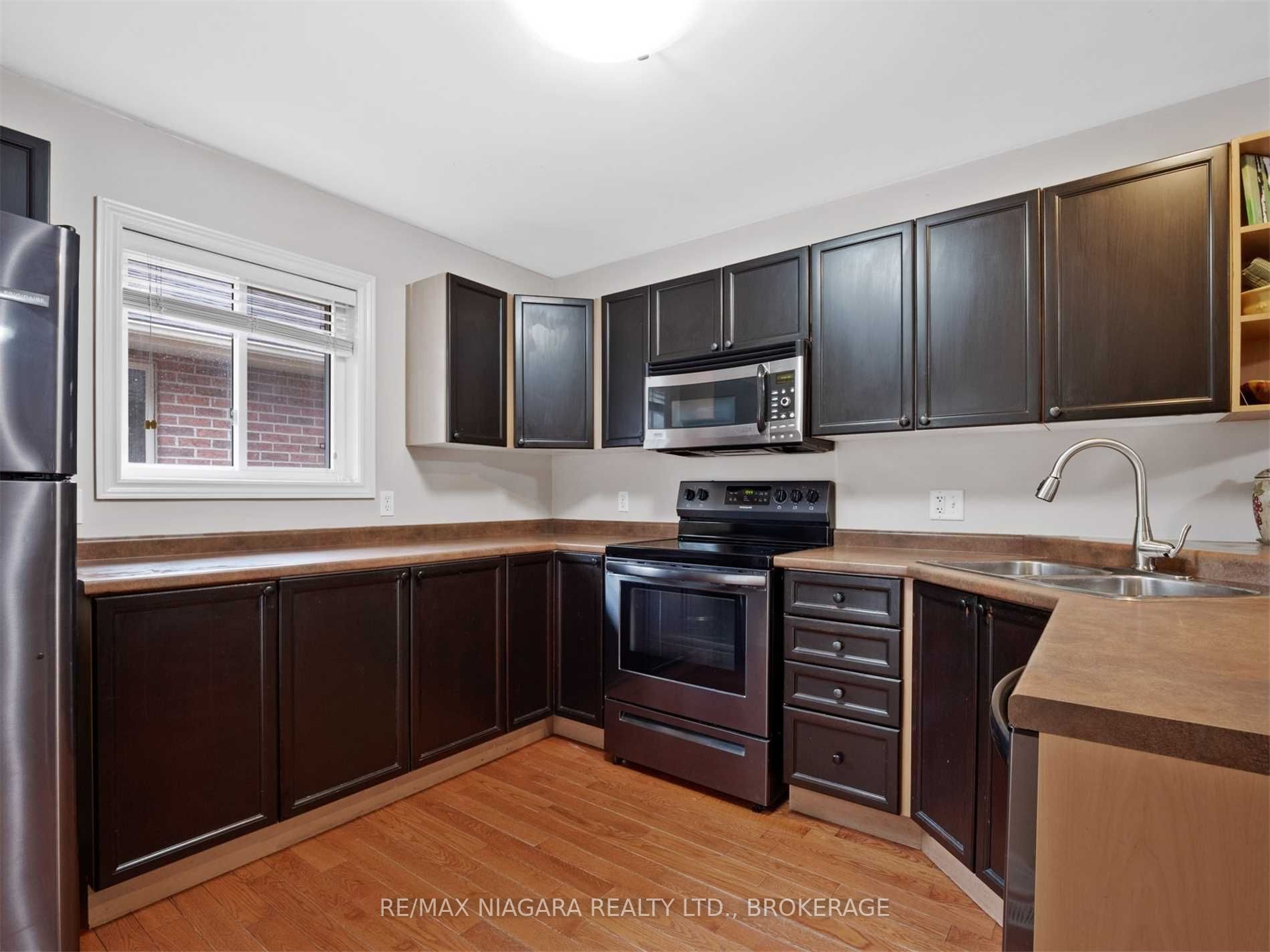 92 Thorold Ave