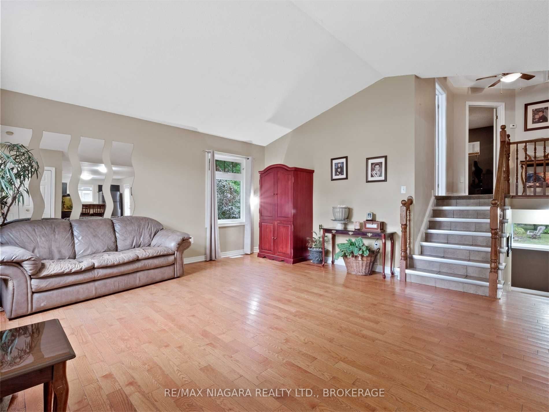 92 Thorold Ave
