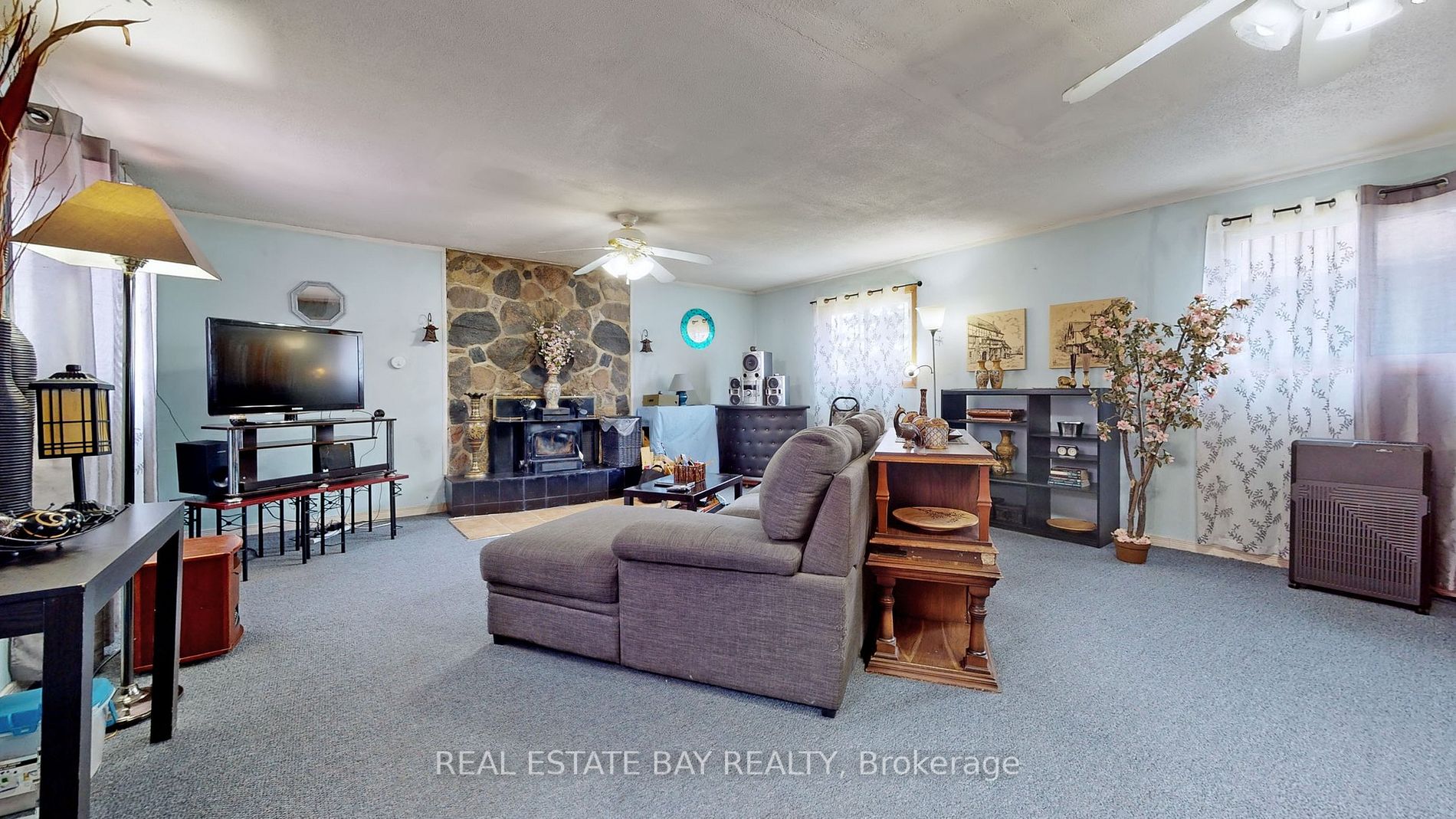 Listing X6004964 - Large Photo # 2