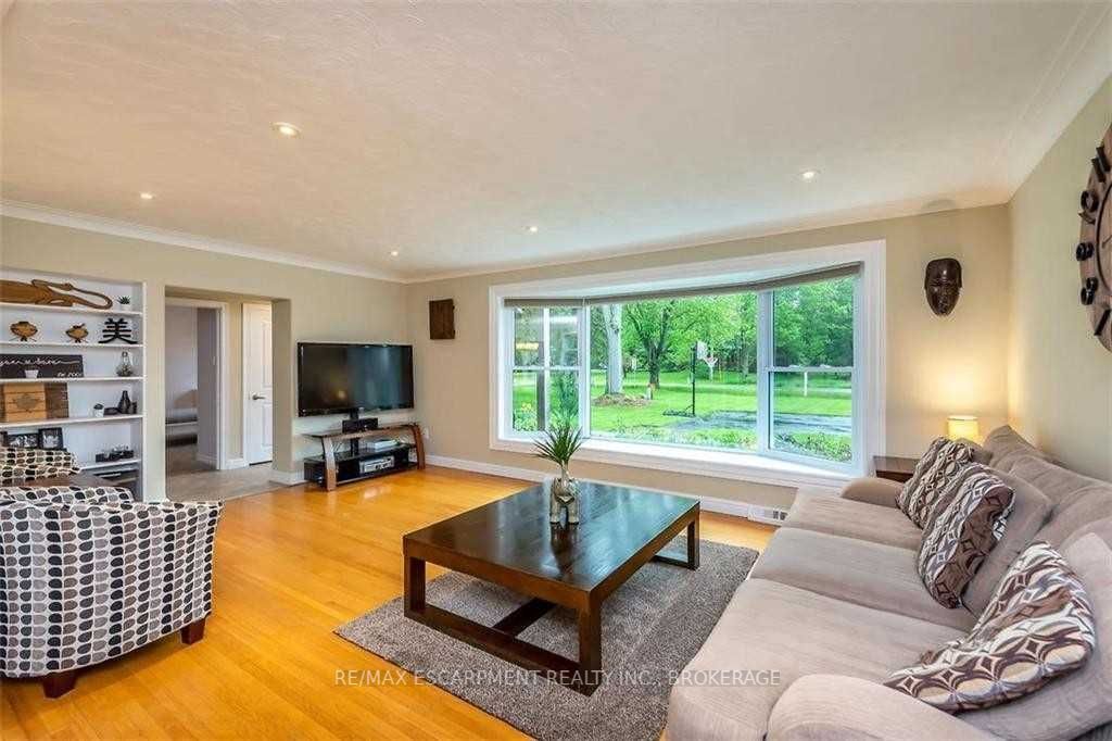 47 Blossom Ave