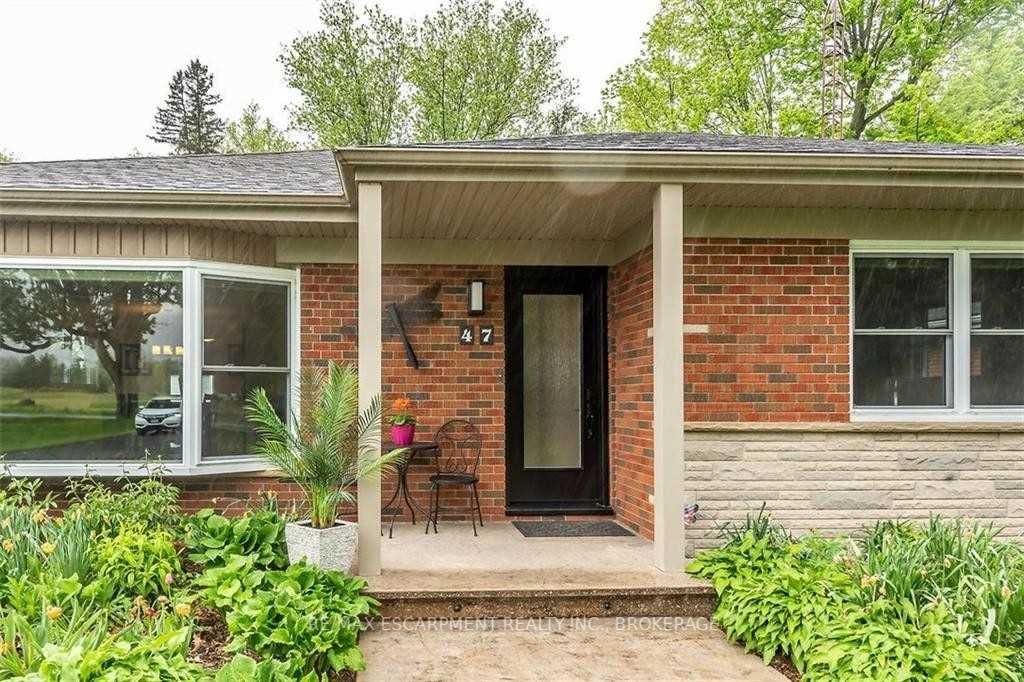 47 Blossom Ave