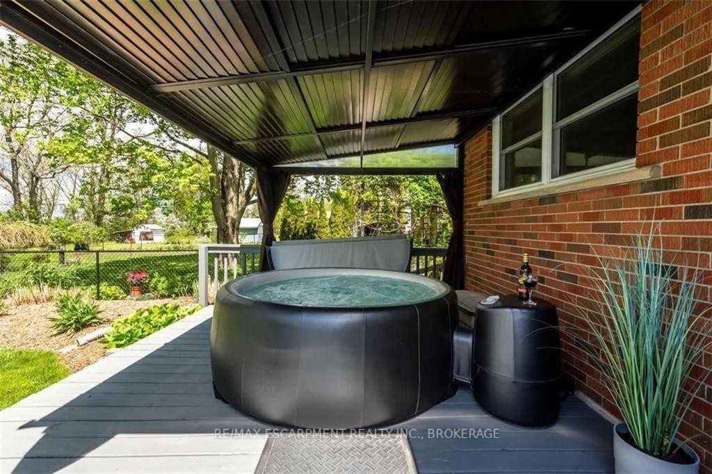 47 Blossom Ave