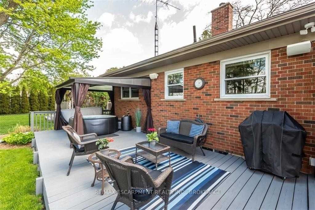 47 Blossom Ave