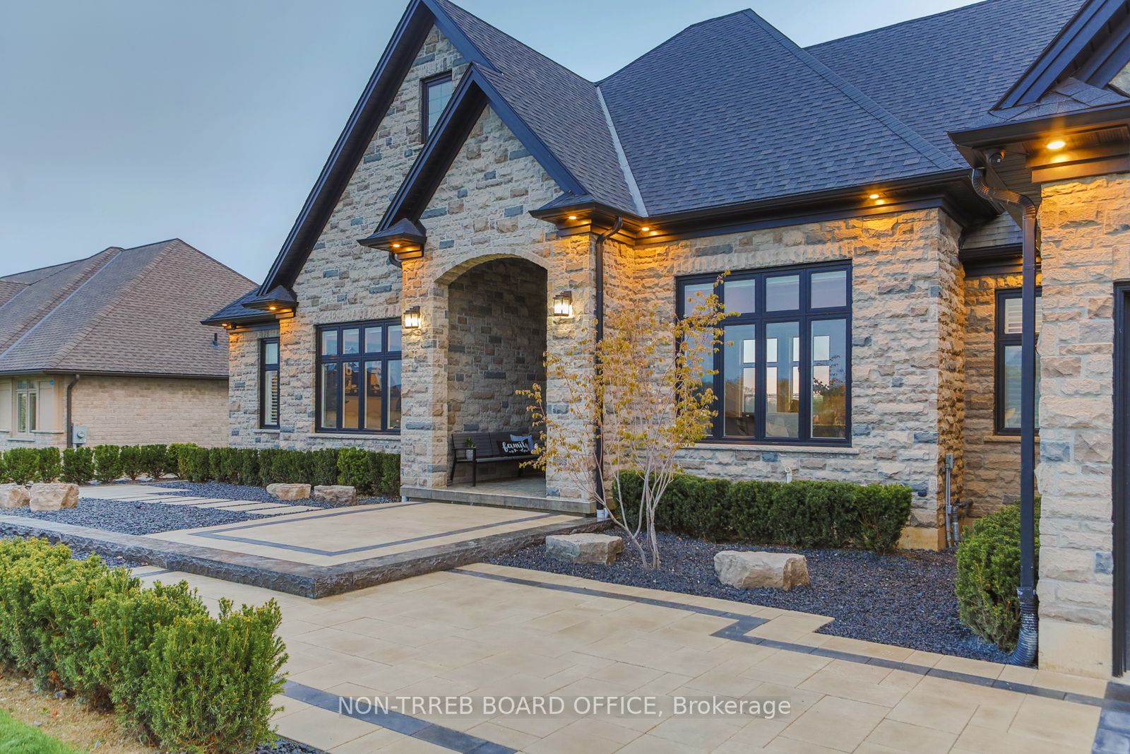 Listing X6005640 - Large Photo # 3