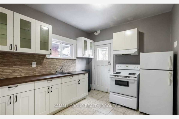 25 Spadina Ave, Hamilton