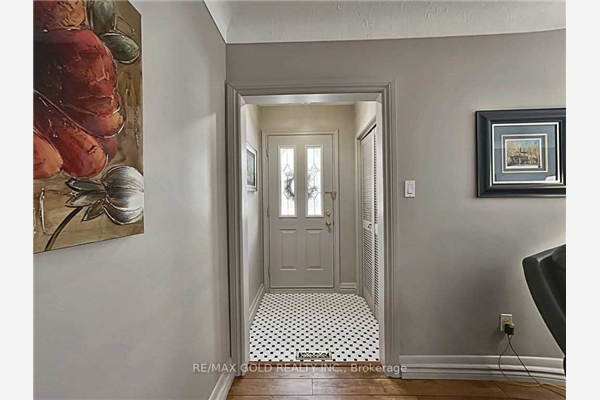 210 Lakeshore Rd S, St. Catharines