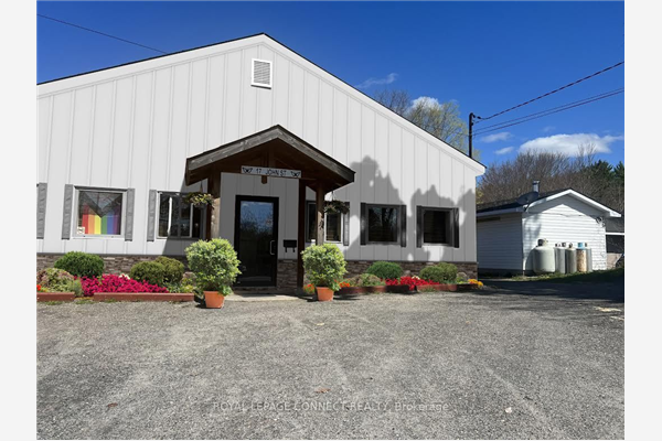 17 John St, Parry Sound