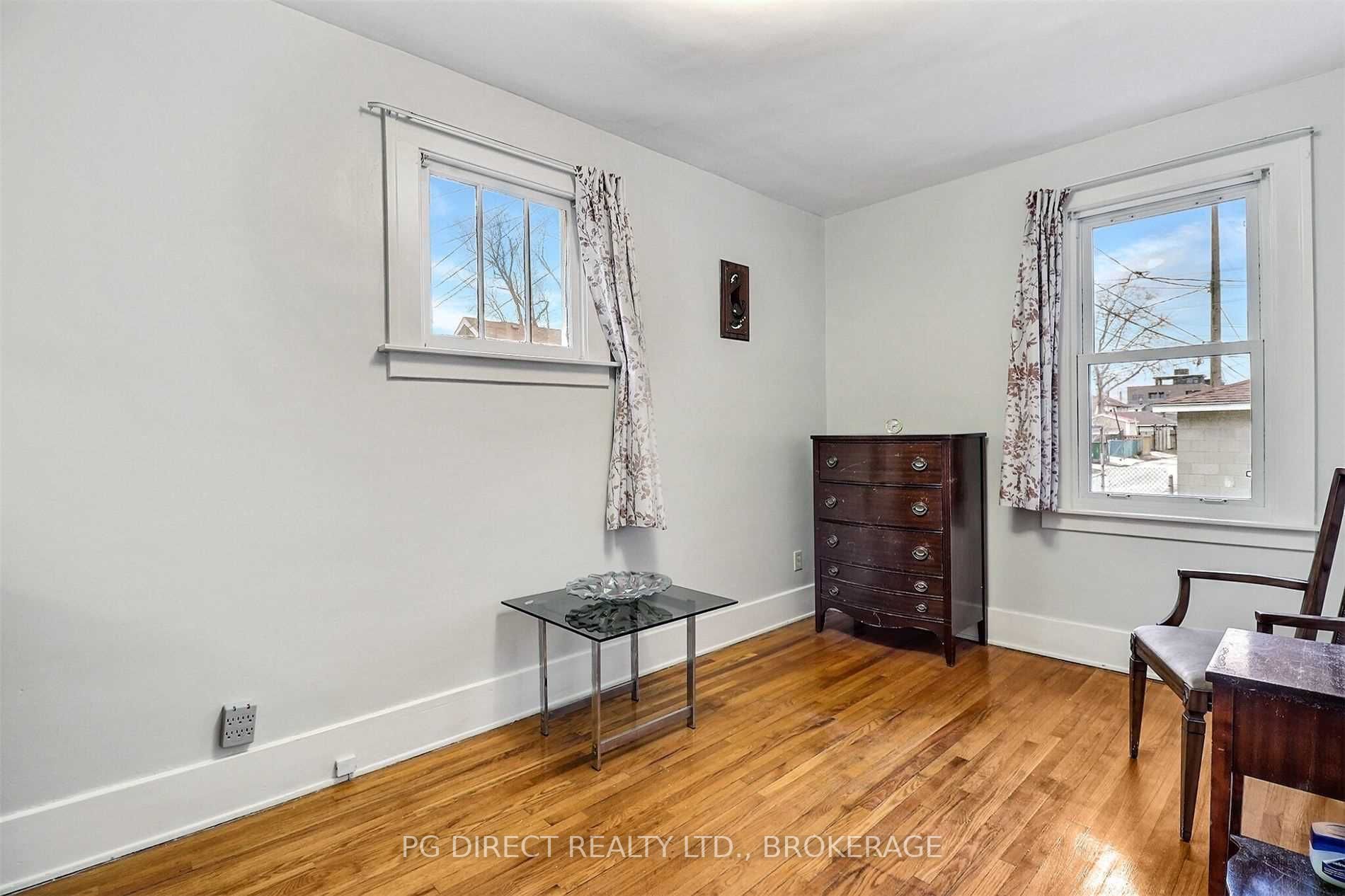 747-749 Niagara Street