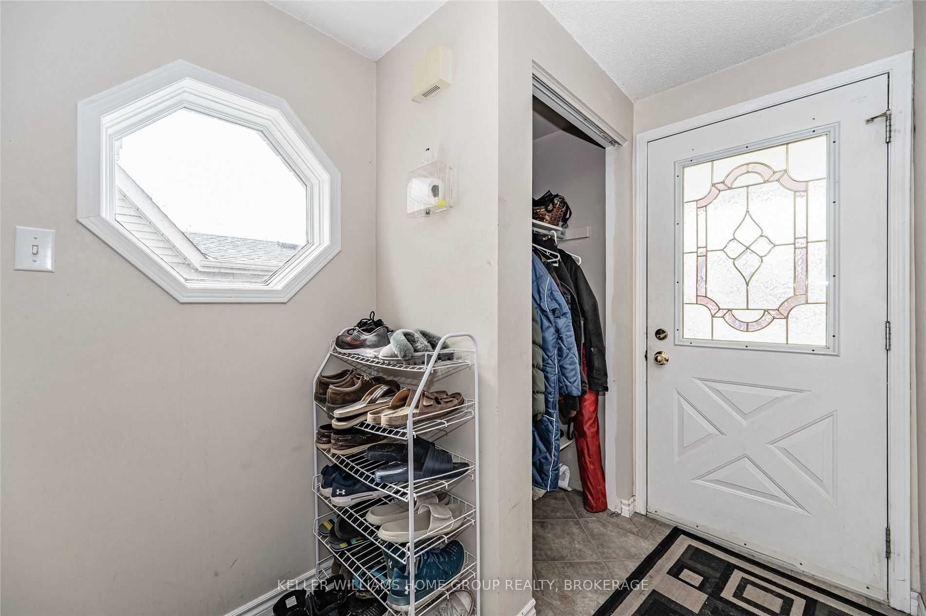 26 Sidney Cres