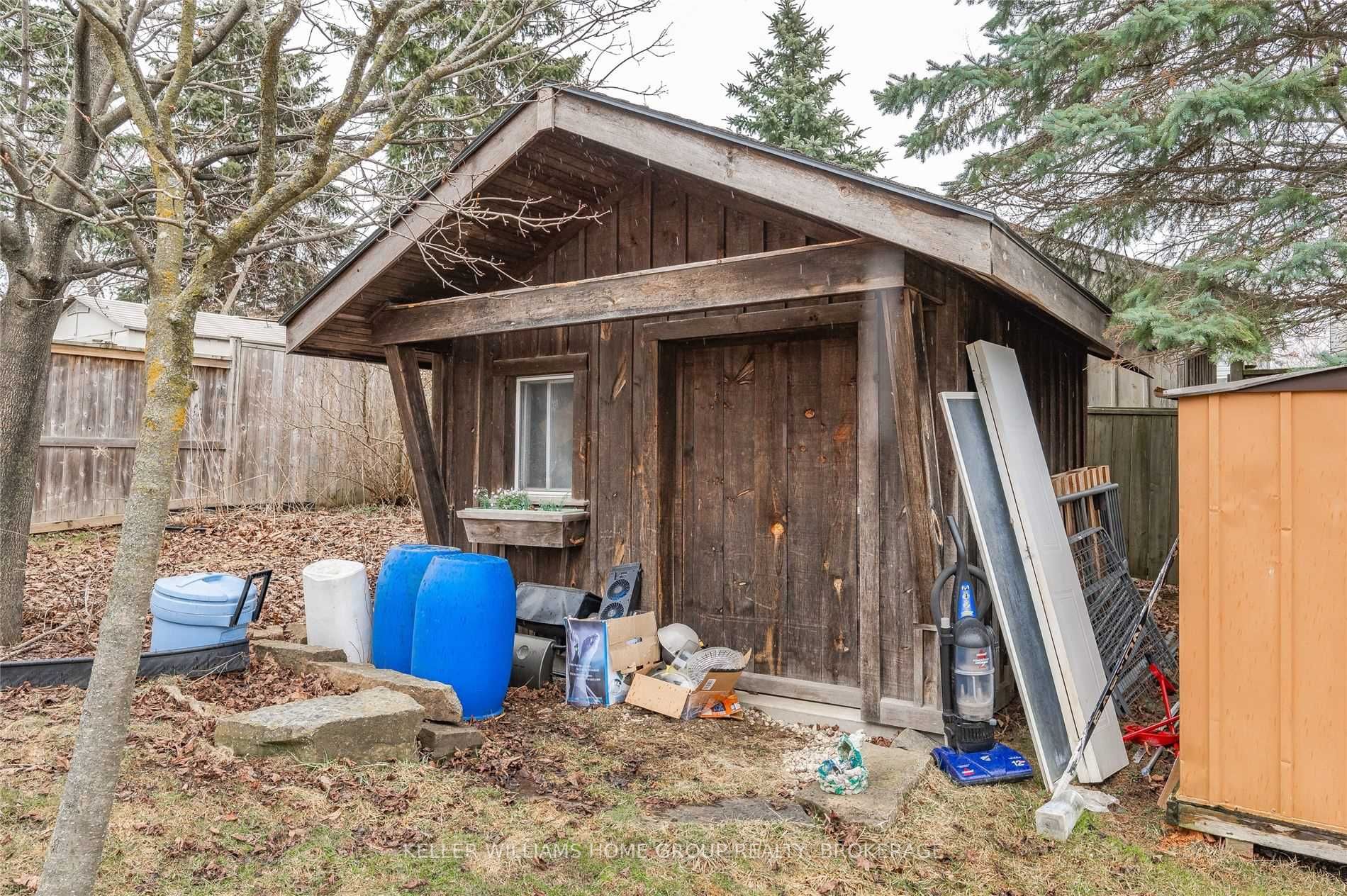 26 Sidney Cres