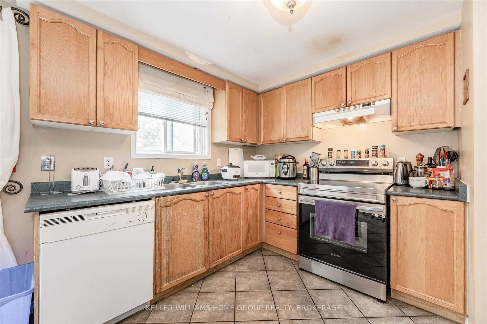 26 Sidney Cres