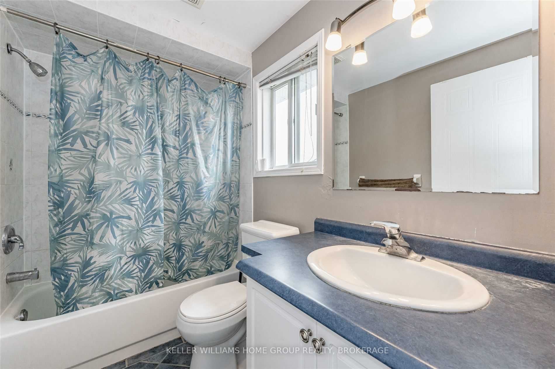 26 Sidney Cres