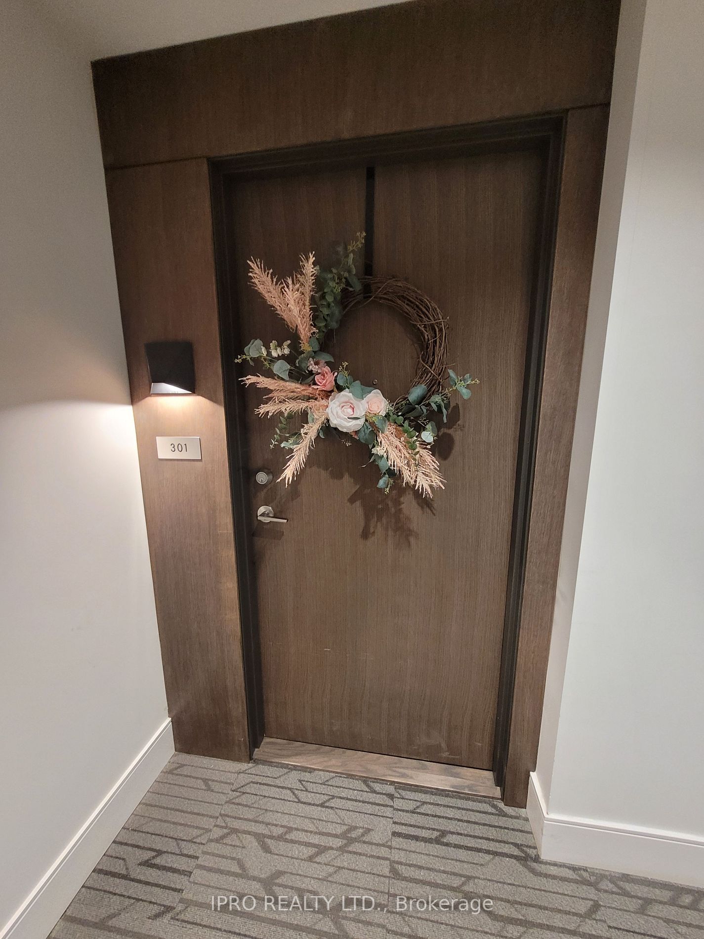 16 Markle Crescent, #301
