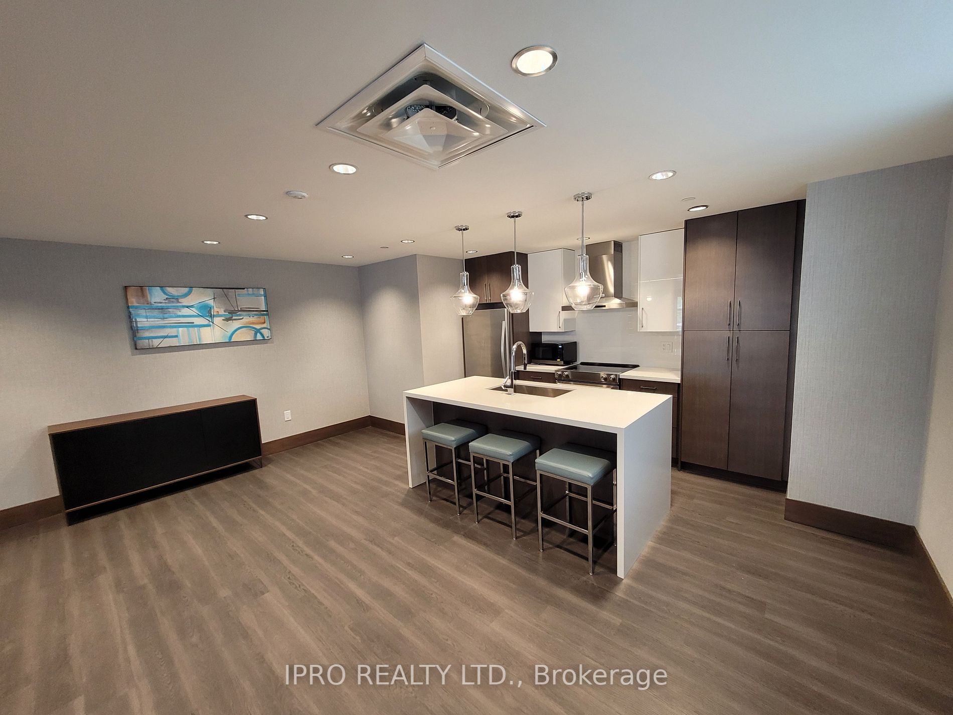 16 Markle Crescent, #301