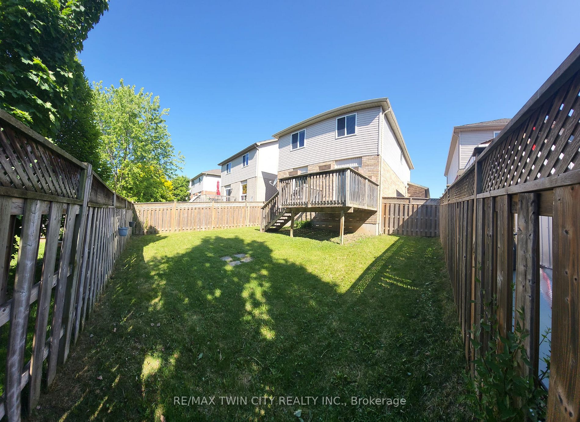 903 Frontenac Cres