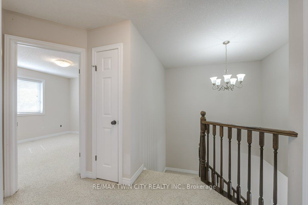 903 Frontenac Cres