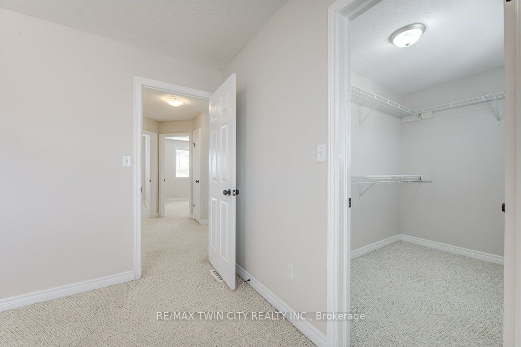 903 Frontenac Cres