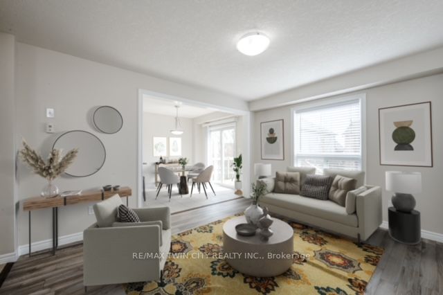 903 Frontenac Cres
