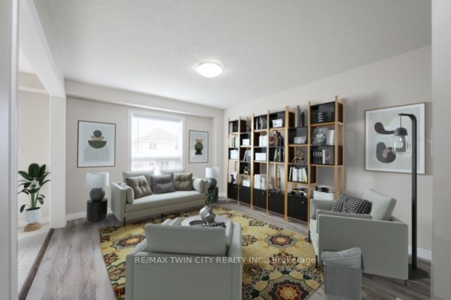 903 Frontenac Cres