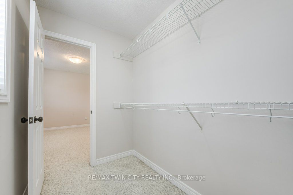 903 Frontenac Cres