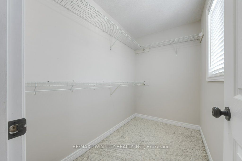 903 Frontenac Cres