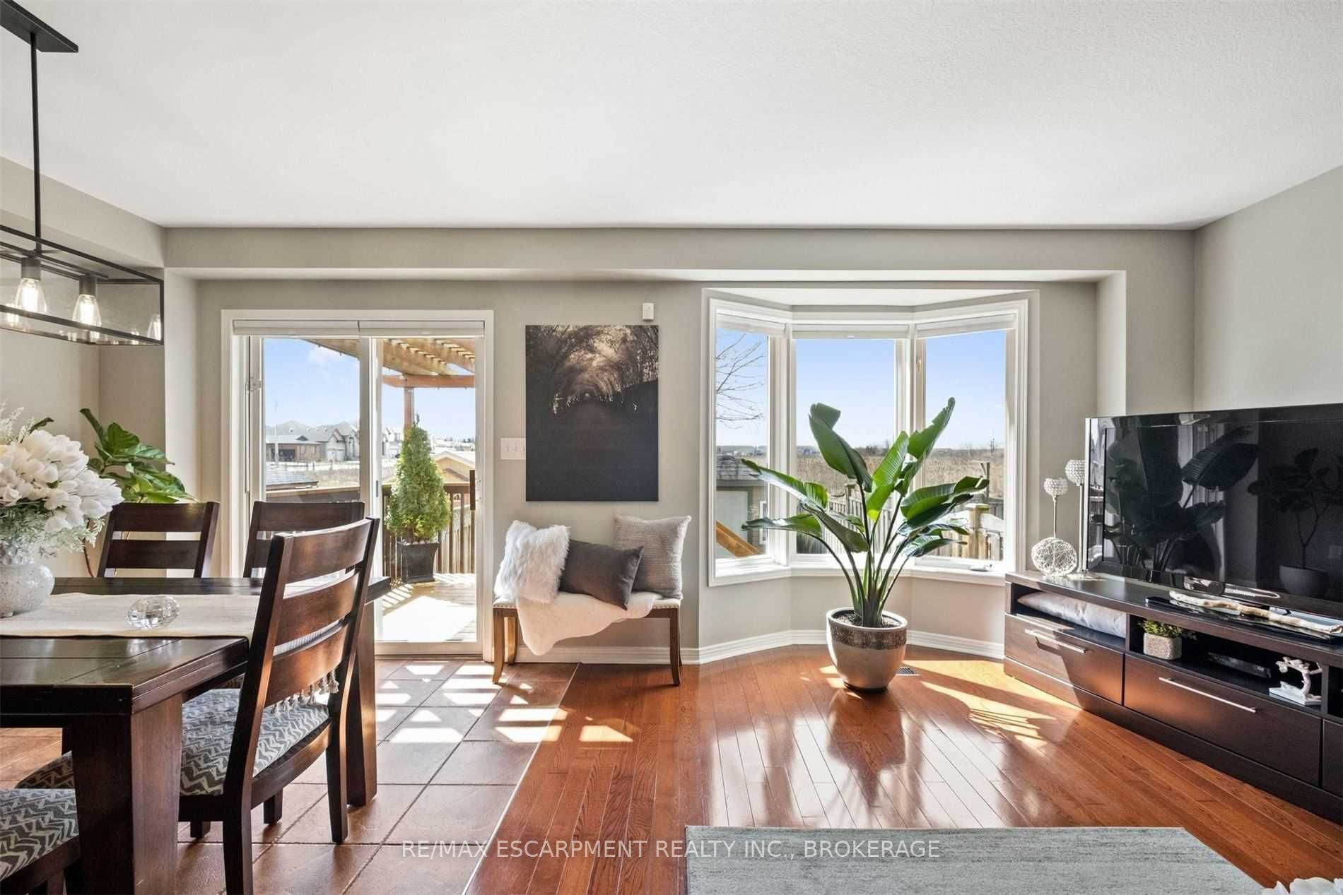 14 Fairhaven Dr