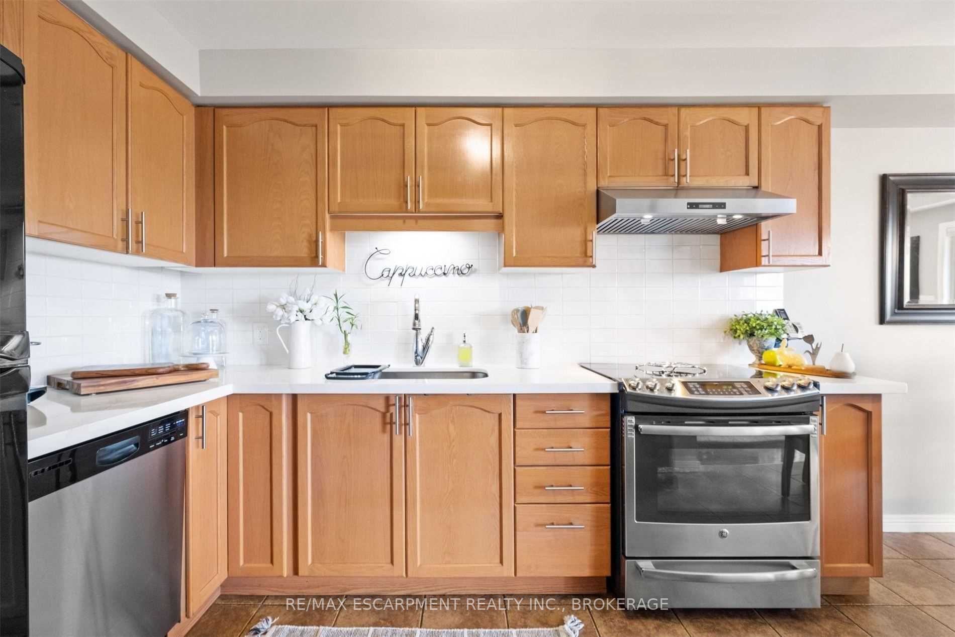 14 Fairhaven Dr