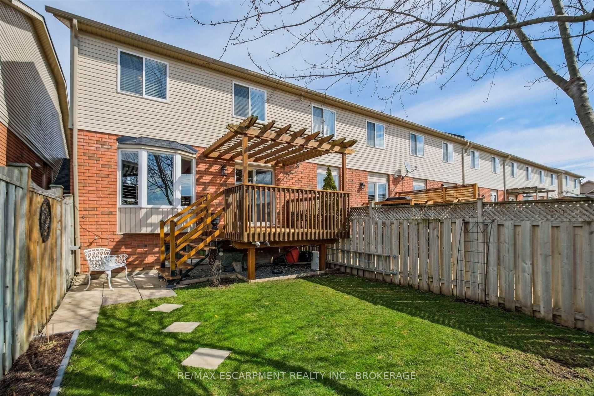 14 Fairhaven Dr