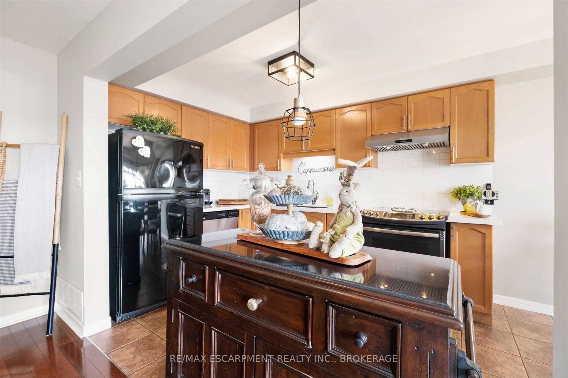 14 Fairhaven Dr