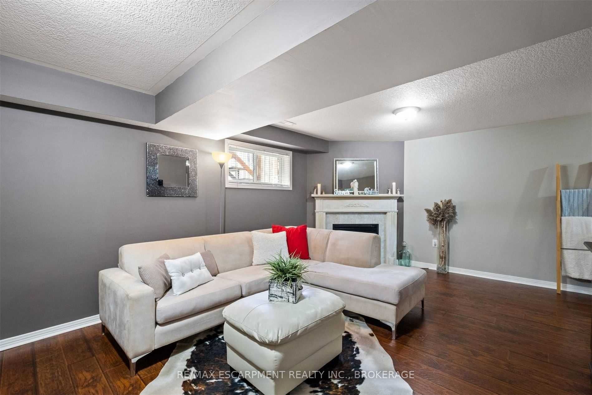 14 Fairhaven Dr