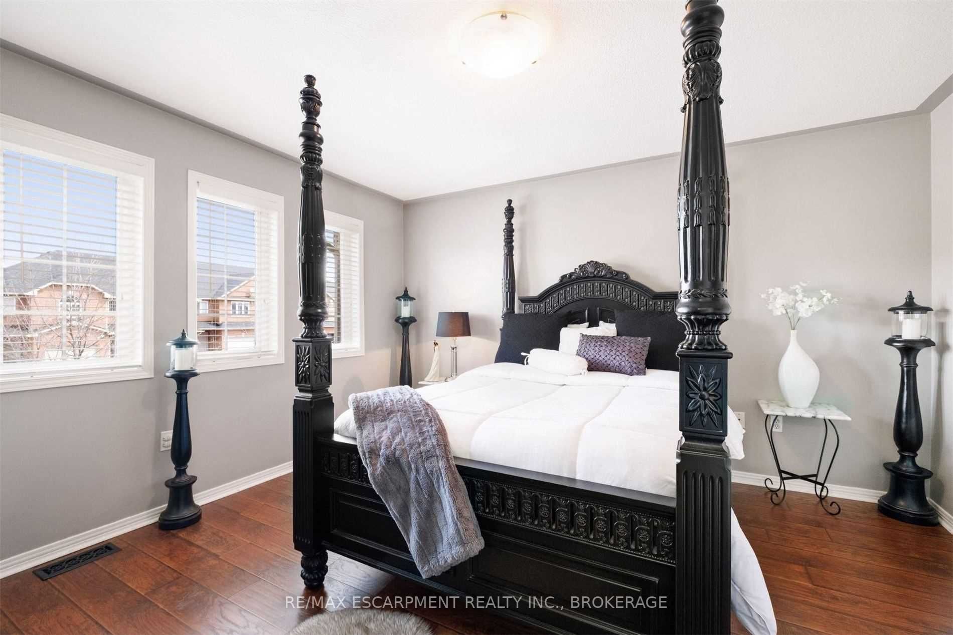 14 Fairhaven Dr