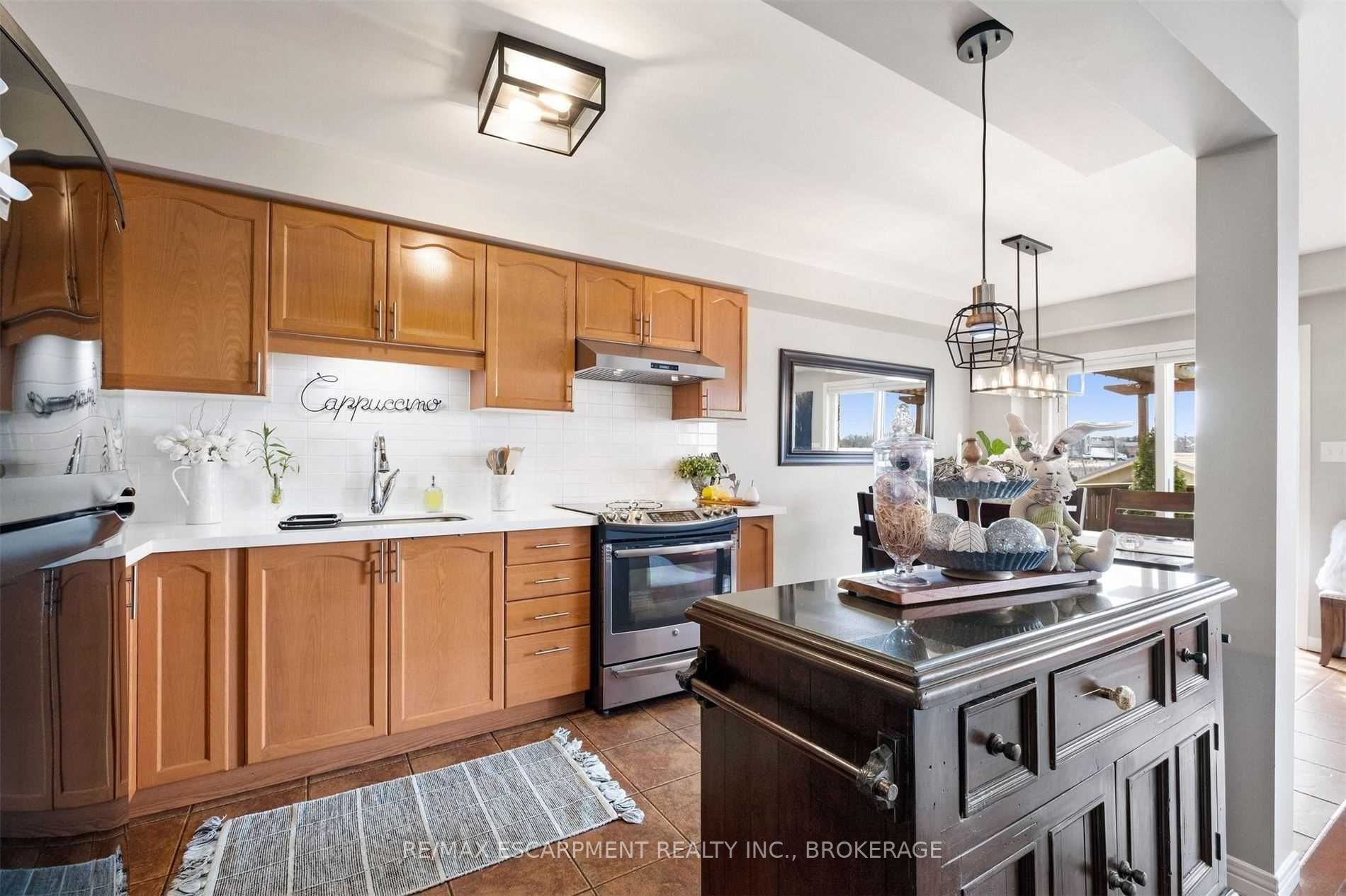 14 Fairhaven Dr