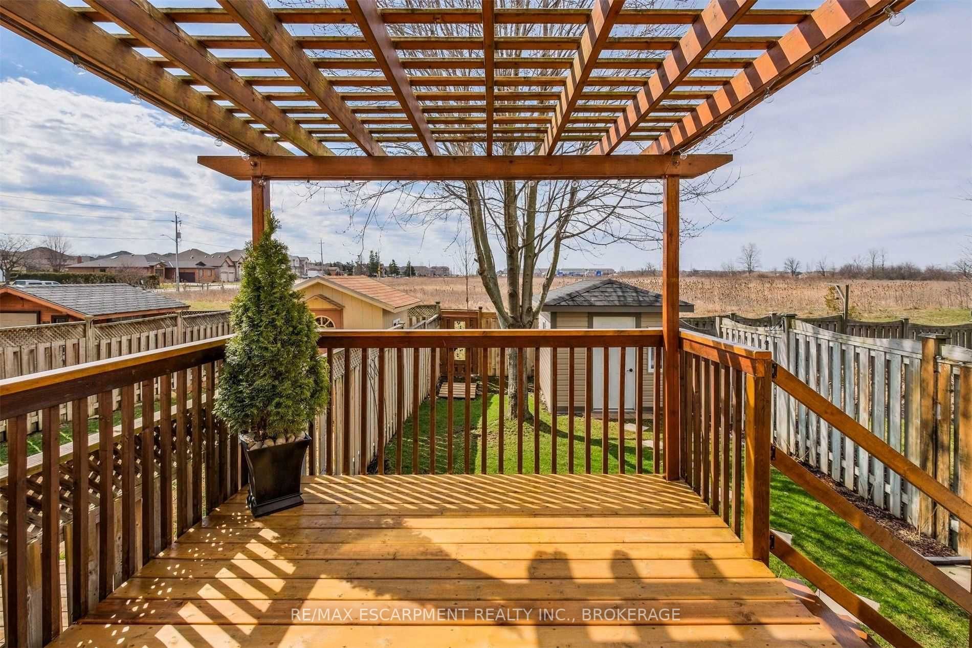 14 Fairhaven Dr