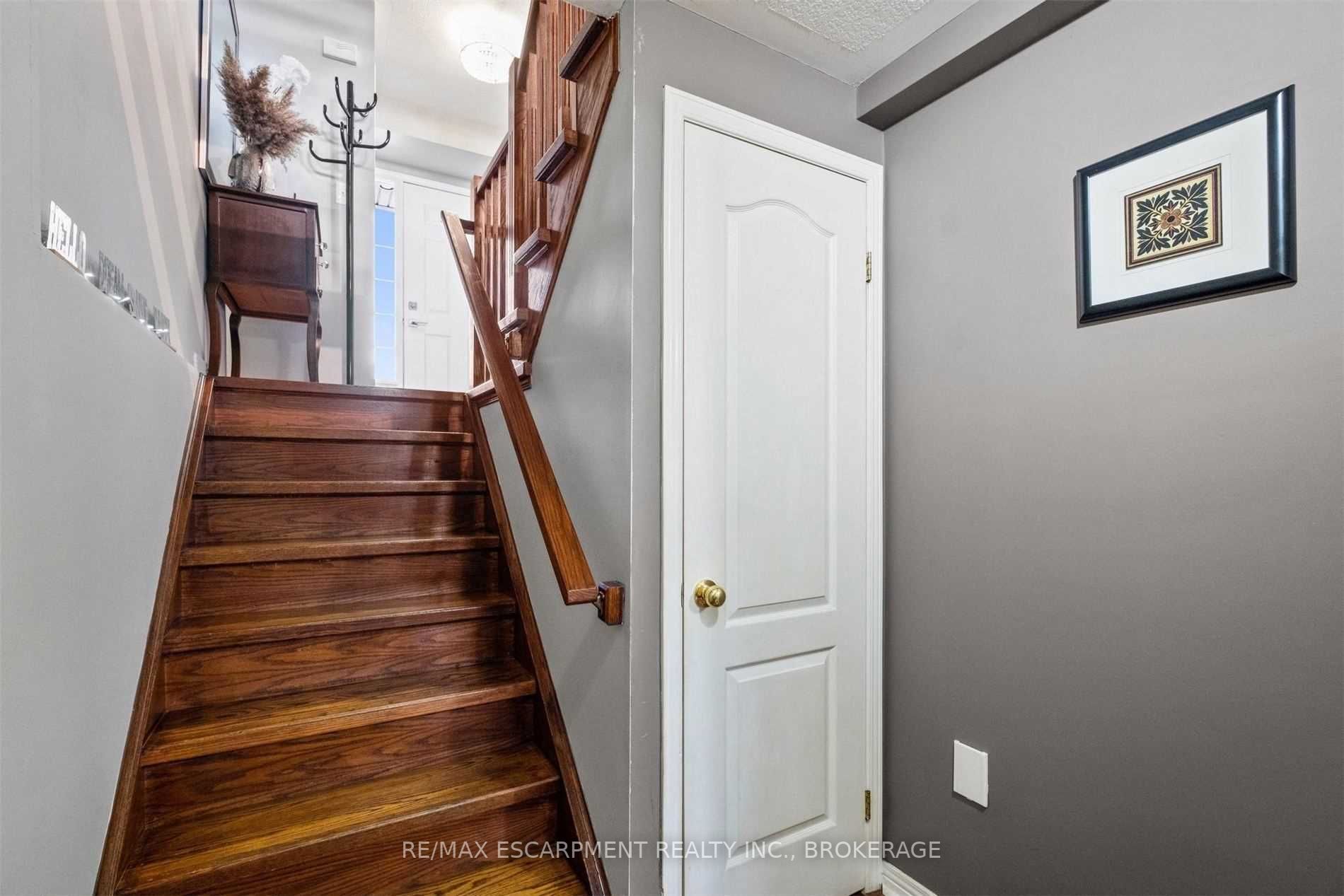14 Fairhaven Dr