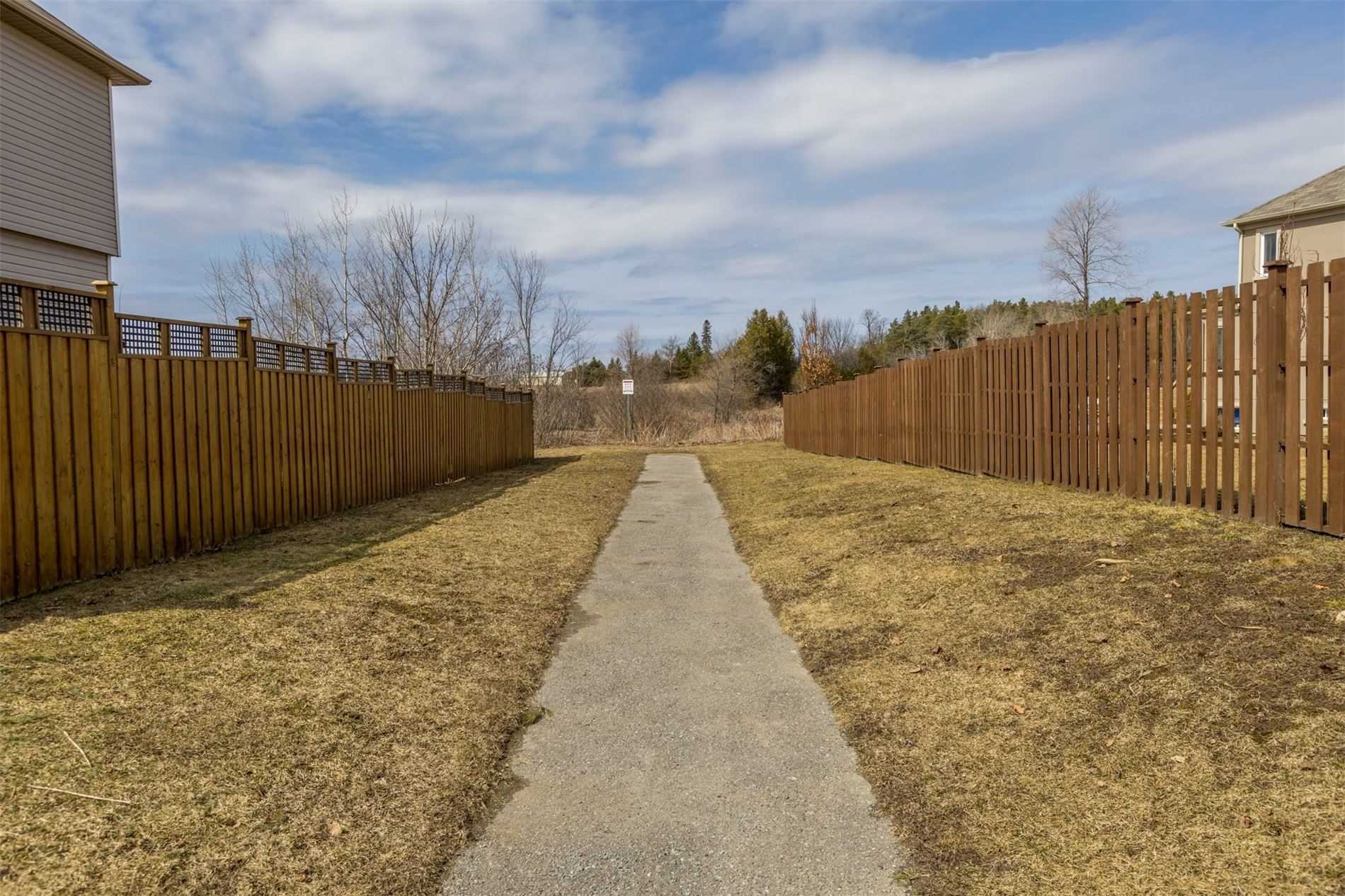 781 Tully Crescent