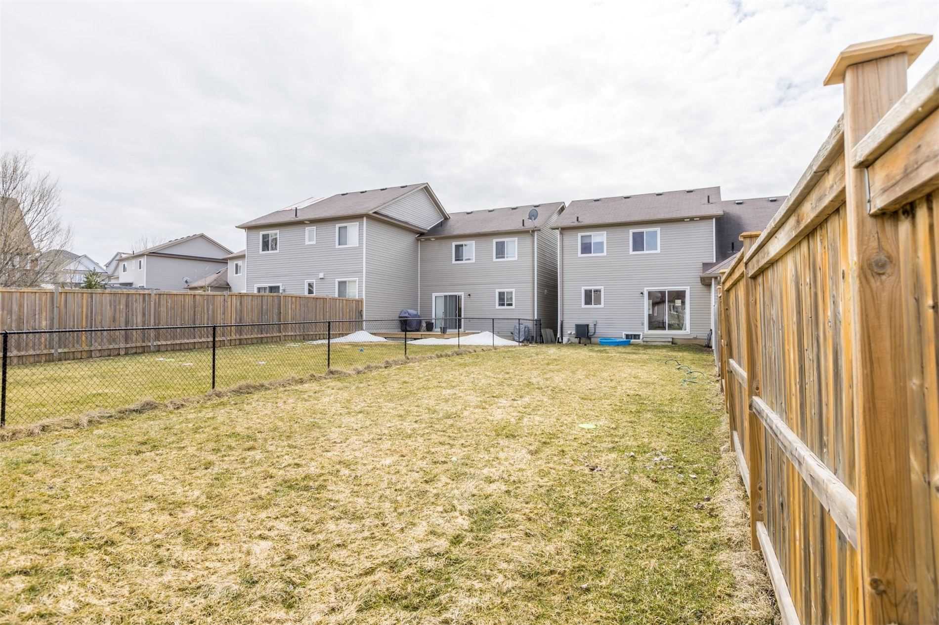 781 Tully Crescent