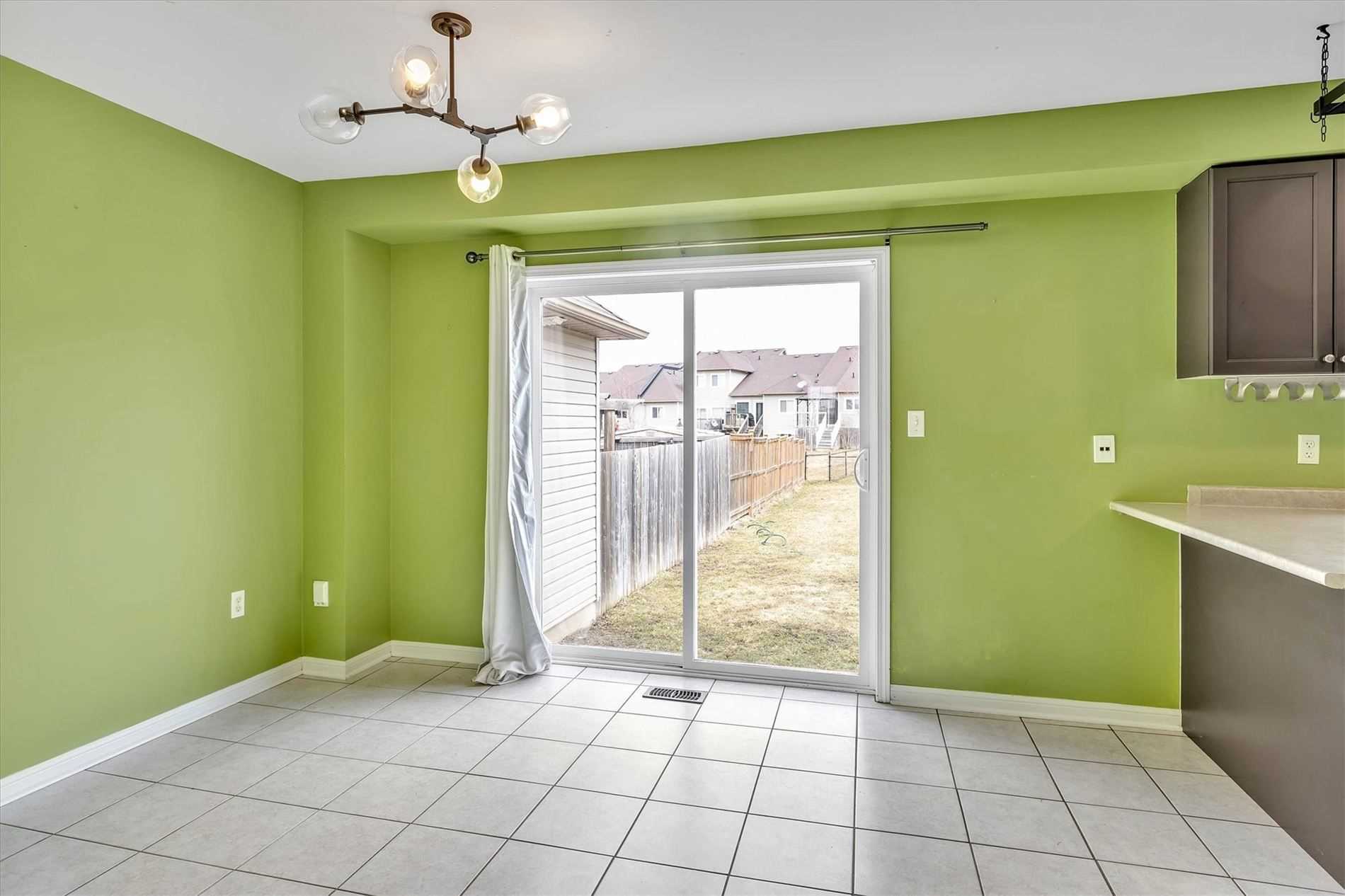 781 Tully Crescent
