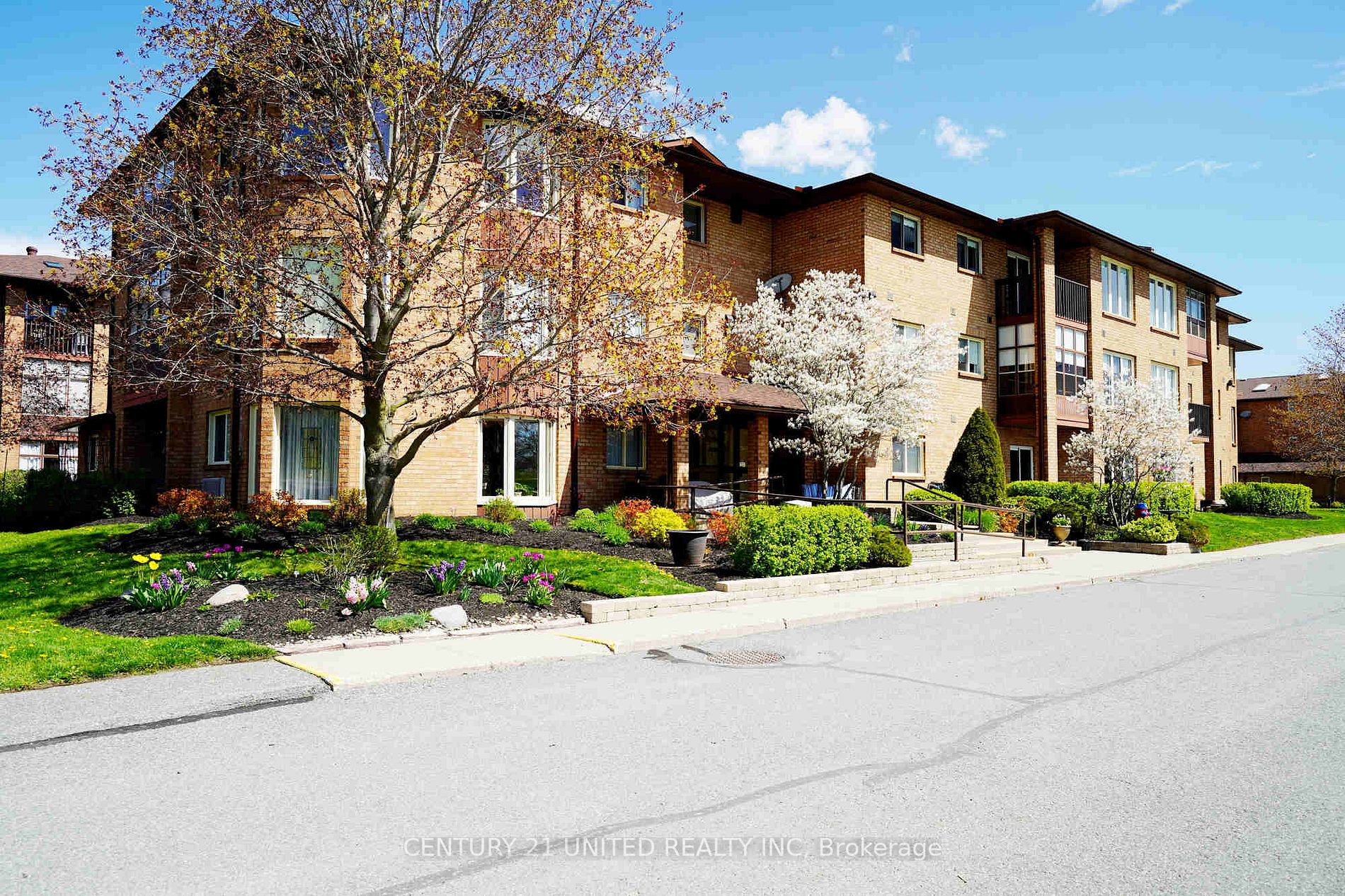 Listing X6011244 - Large Photo # 2