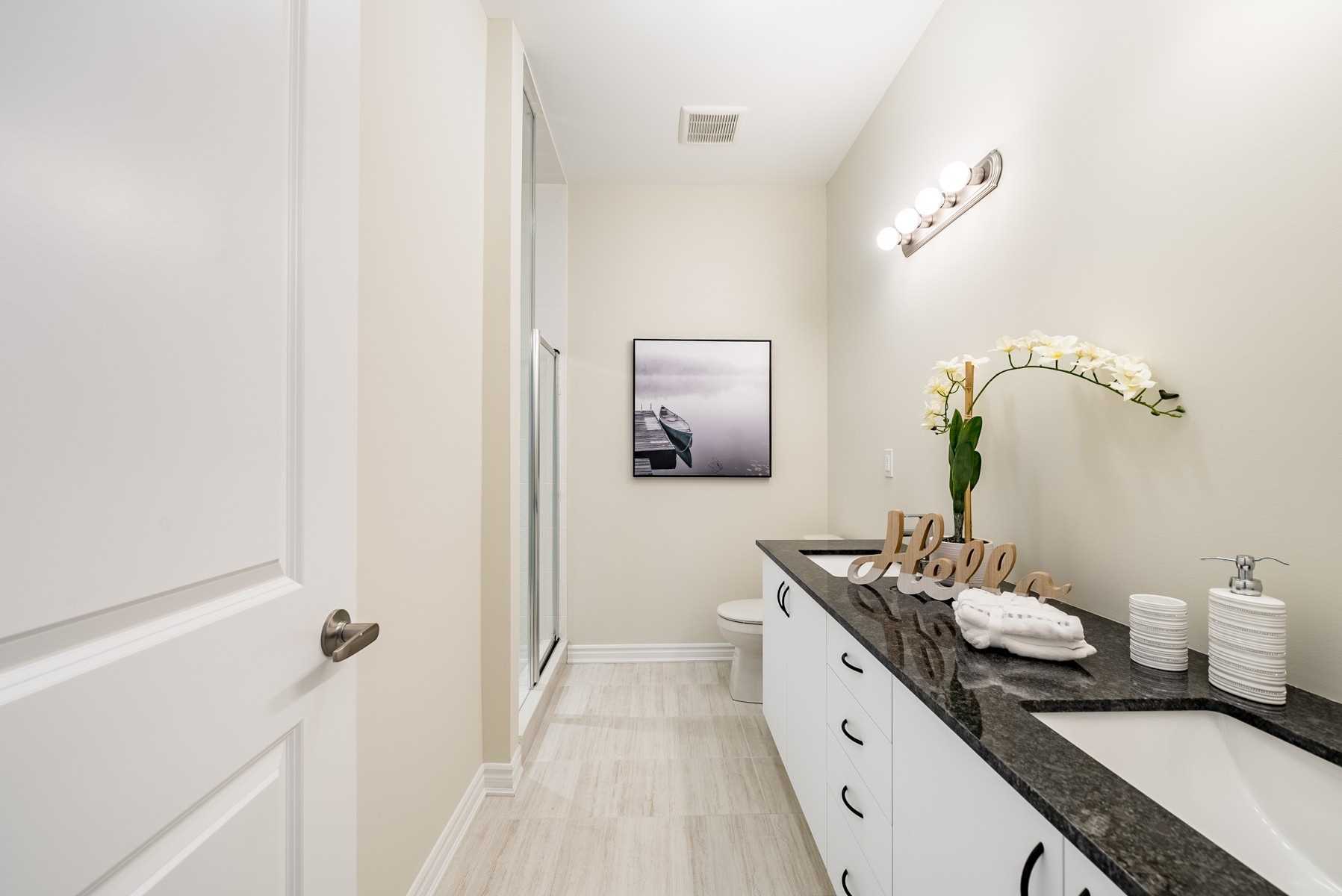 17 Lakewood Cres, #10